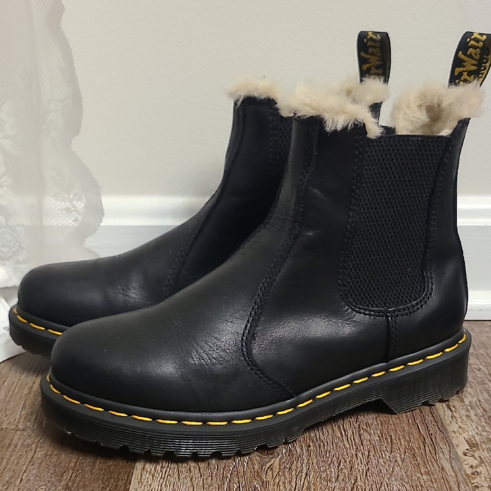 Dr. Martens 2976 Leonore Fur Lined Chelsea Boots